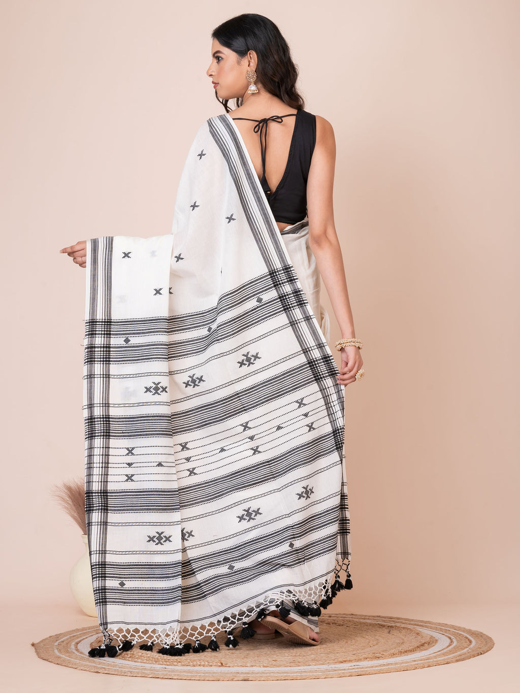 Bhujodi Kala Black and White Handloom Premium Cotton Saree