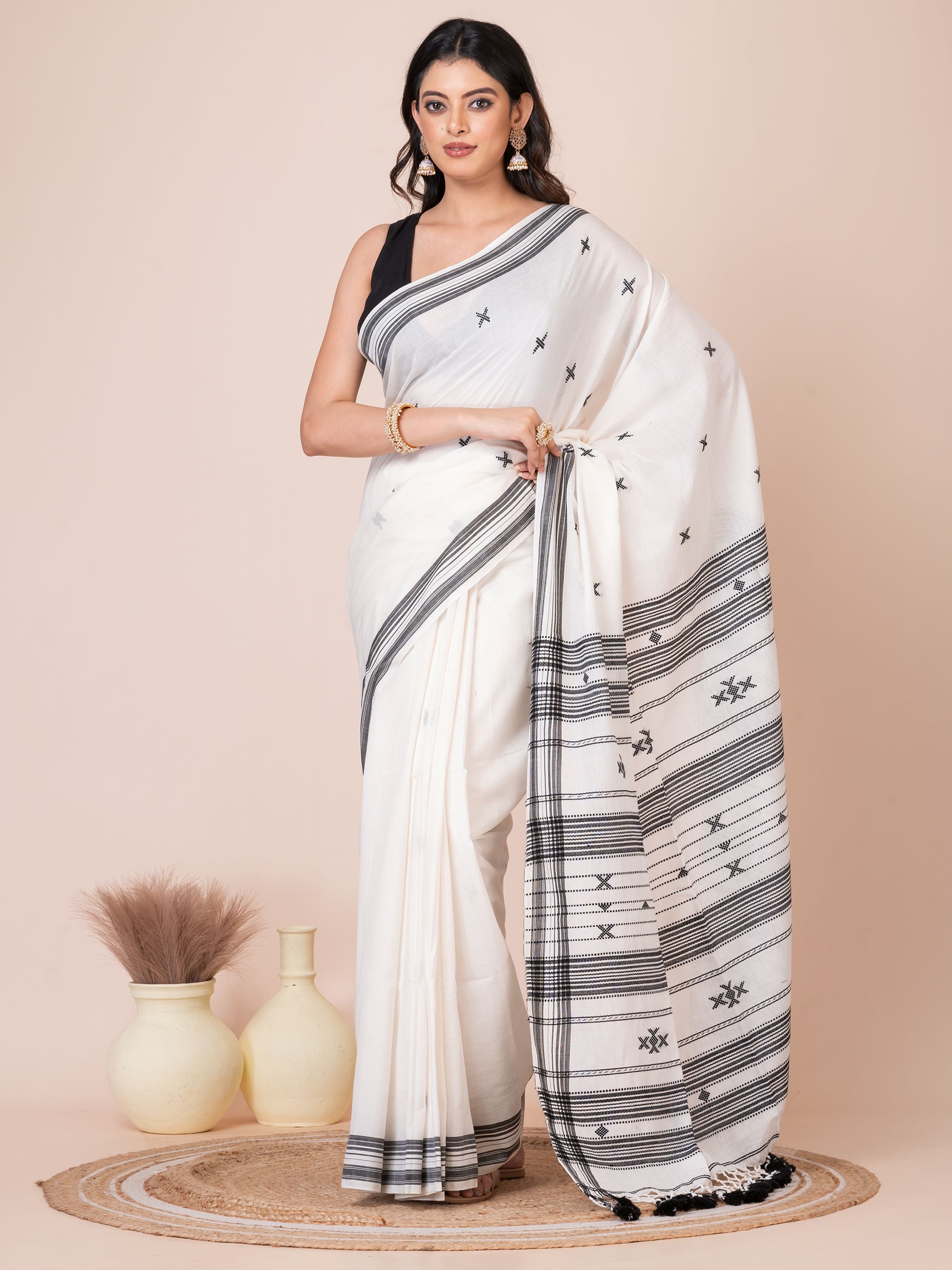 Bhujodi Kala Black and White Handloom Premium Cotton Saree