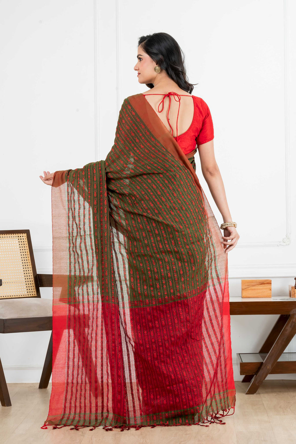 Green and Red Fish Motifs Cotton Saree