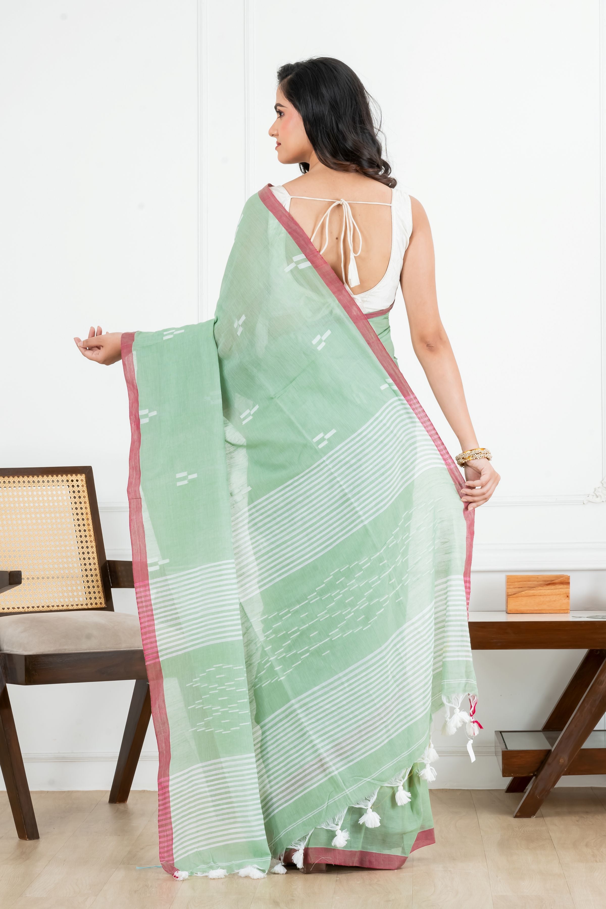 Premium Handloom Light Green Small Motifs Cotton Saree