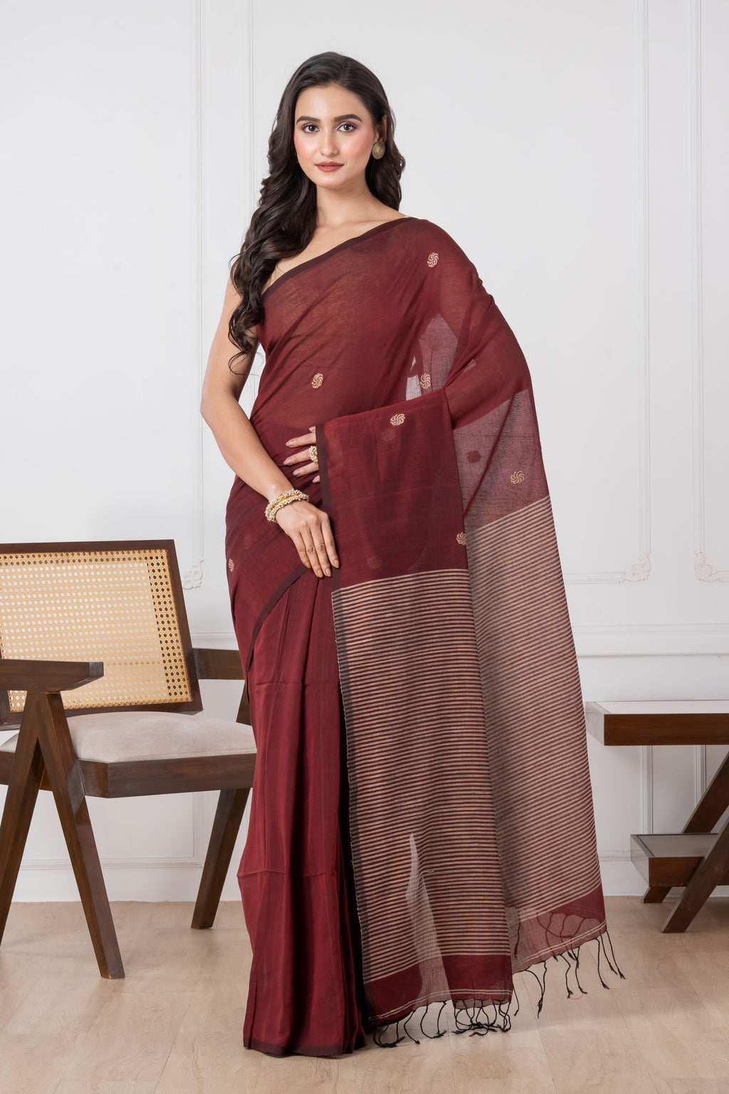 Premium Handloom Burgundy & Cream Cotton Saree