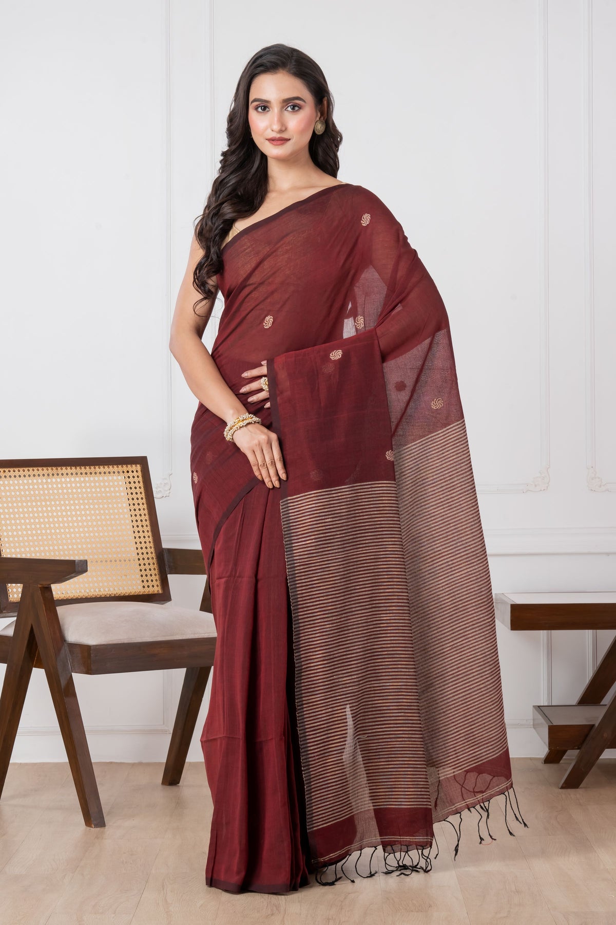 Premium Handloom Burgundy & Cream Cotton Saree