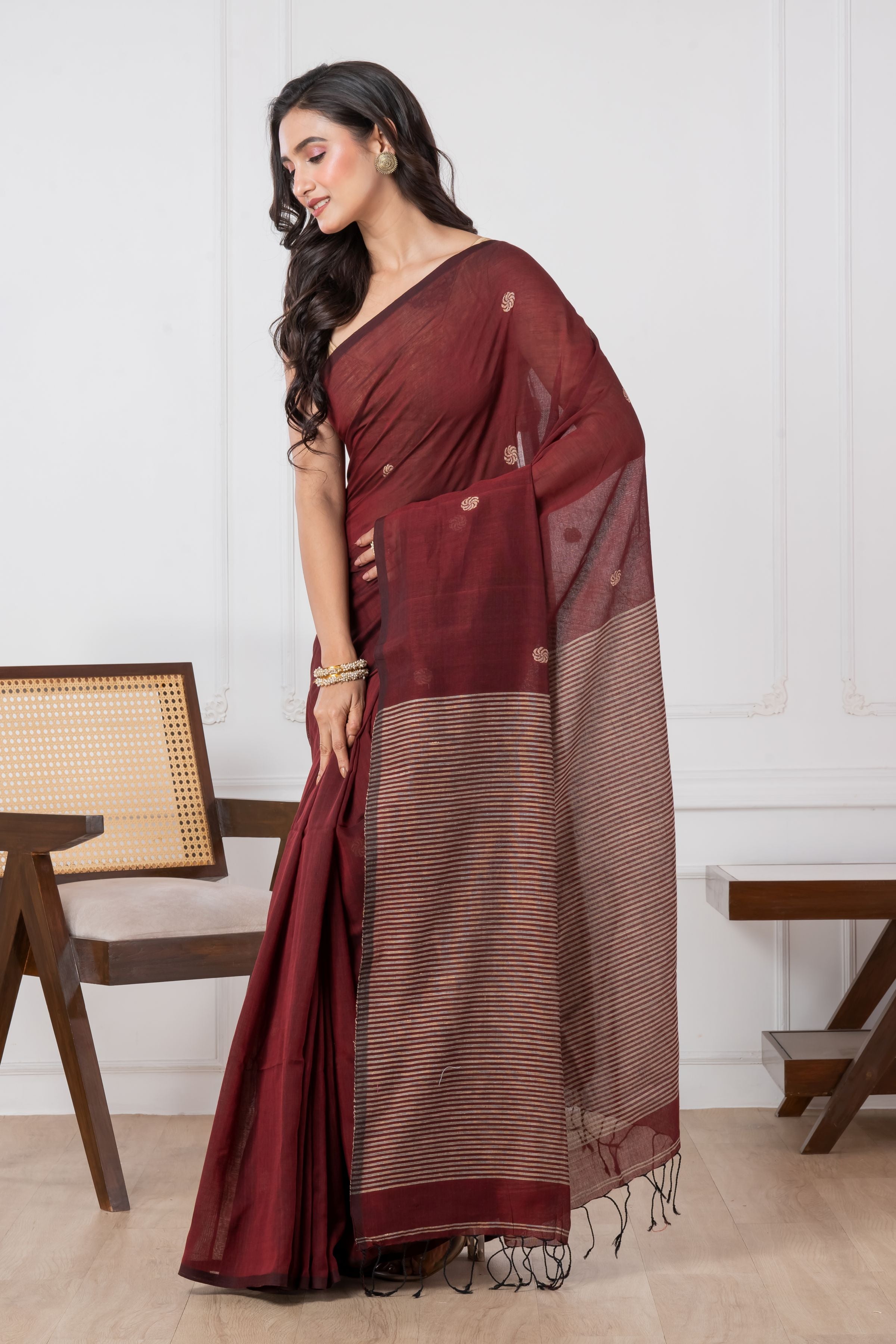 Premium Handloom Burgundy & Cream Cotton Saree