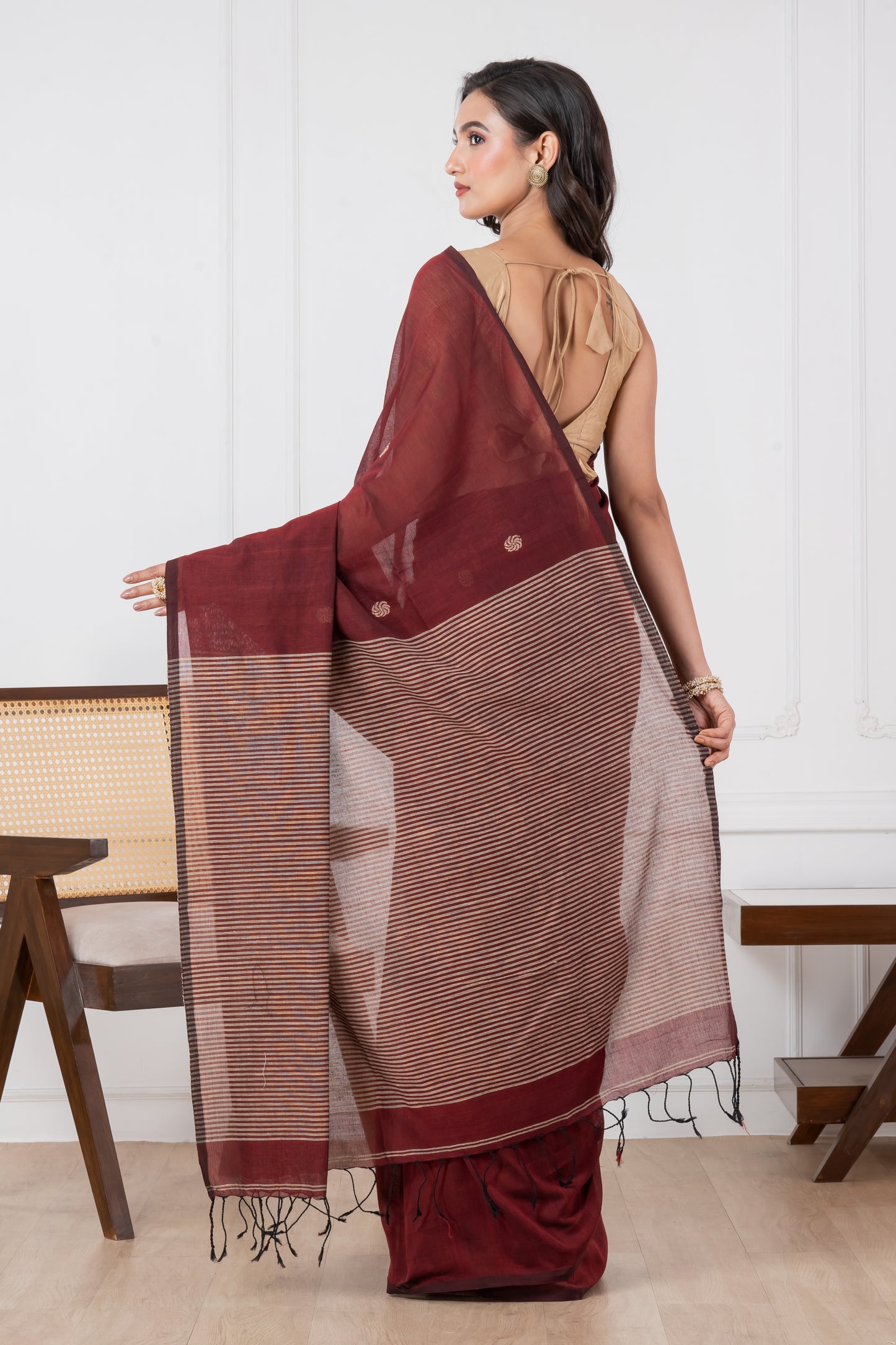 Premium Handloom Burgundy & Cream Cotton Saree
